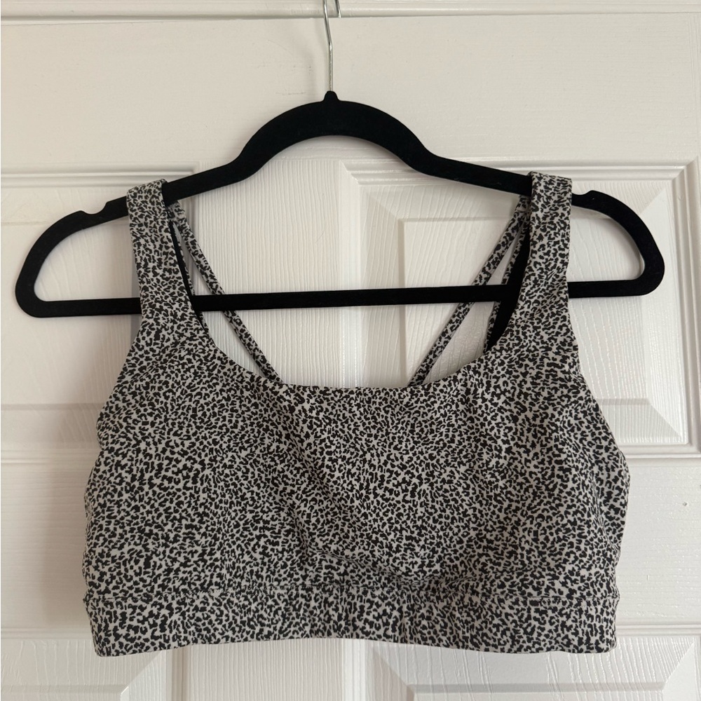 OPEN TO OFFERS!!! Athleta Black & White Printed Scoop Sports Bra